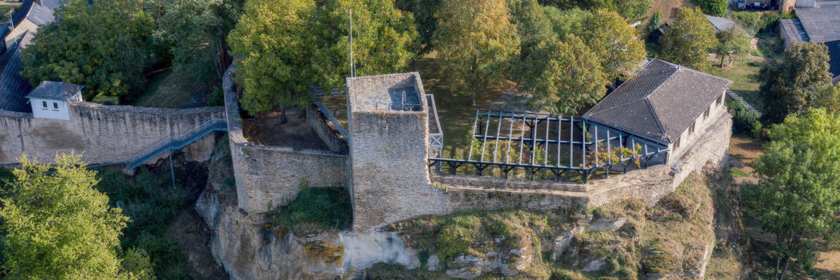 Drohnenaufnahme der Kirberger Burg