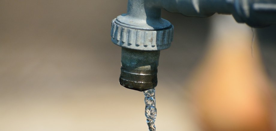 tropfender Wasserhahn